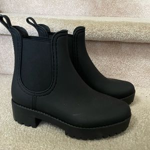 **BRAND NEW** Waterproof Chelsea Boots for Rain